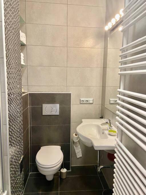 Familienapartment In Wien Экстерьер фото